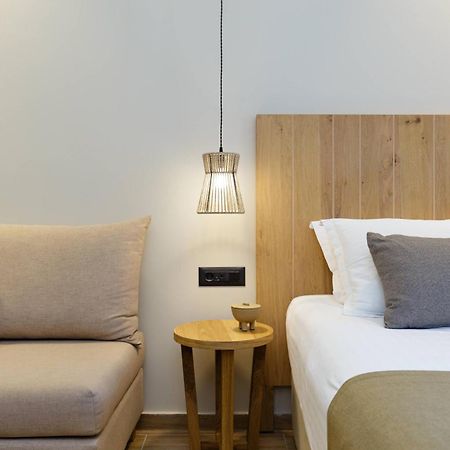 阿克罗蒂里海滩酒店 帕莱欧卡斯提撒 外观 照片 A pendant light