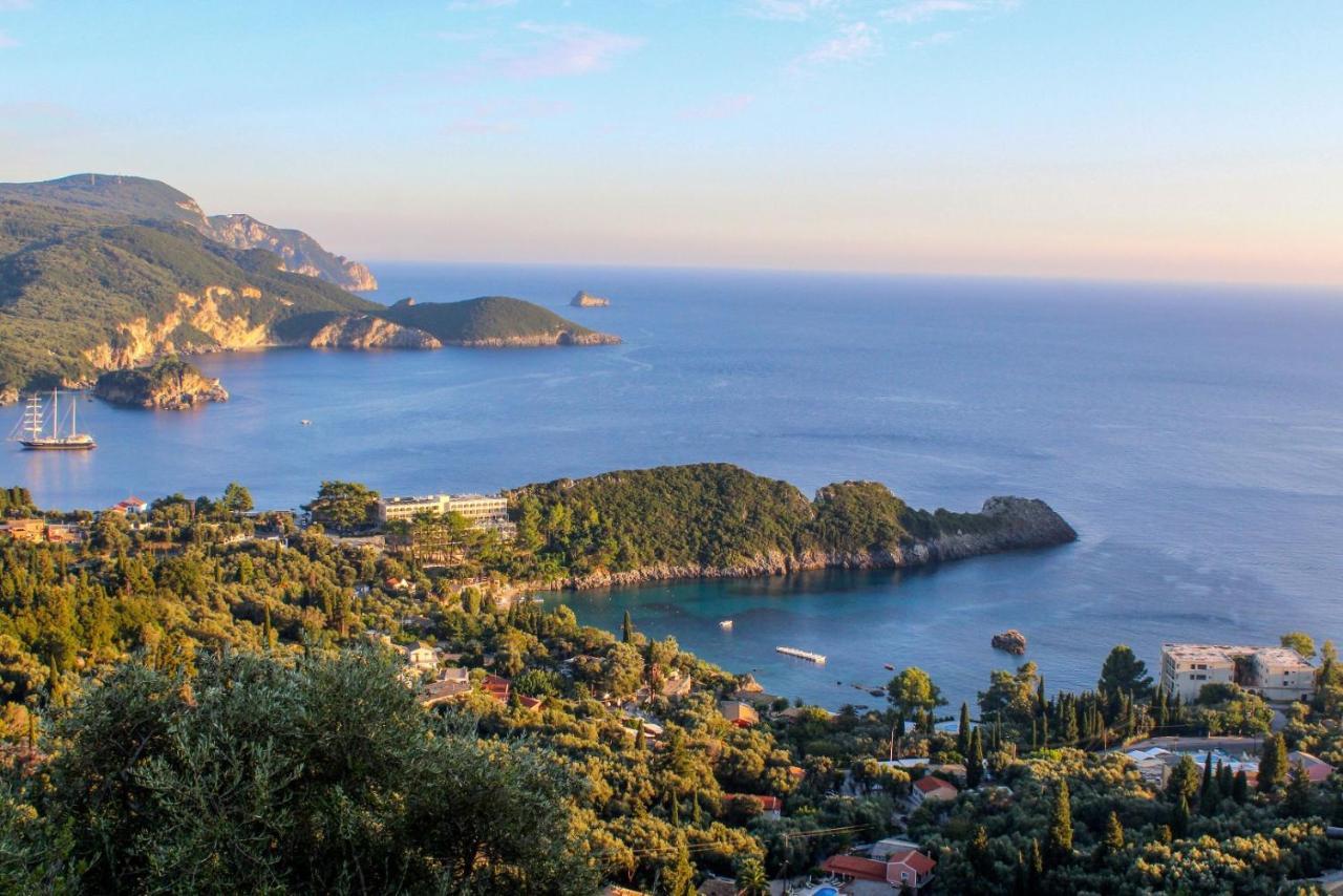阿克罗蒂里海滩酒店 帕莱欧卡斯提撒 外观 照片 View of the Gulf of Tigullio from the town of Rapallo