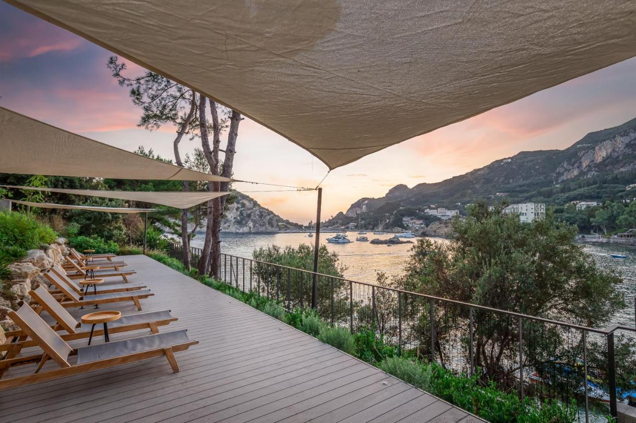阿克罗蒂里海滩酒店 帕莱欧卡斯提撒 外观 照片 The Hotel's pool deck