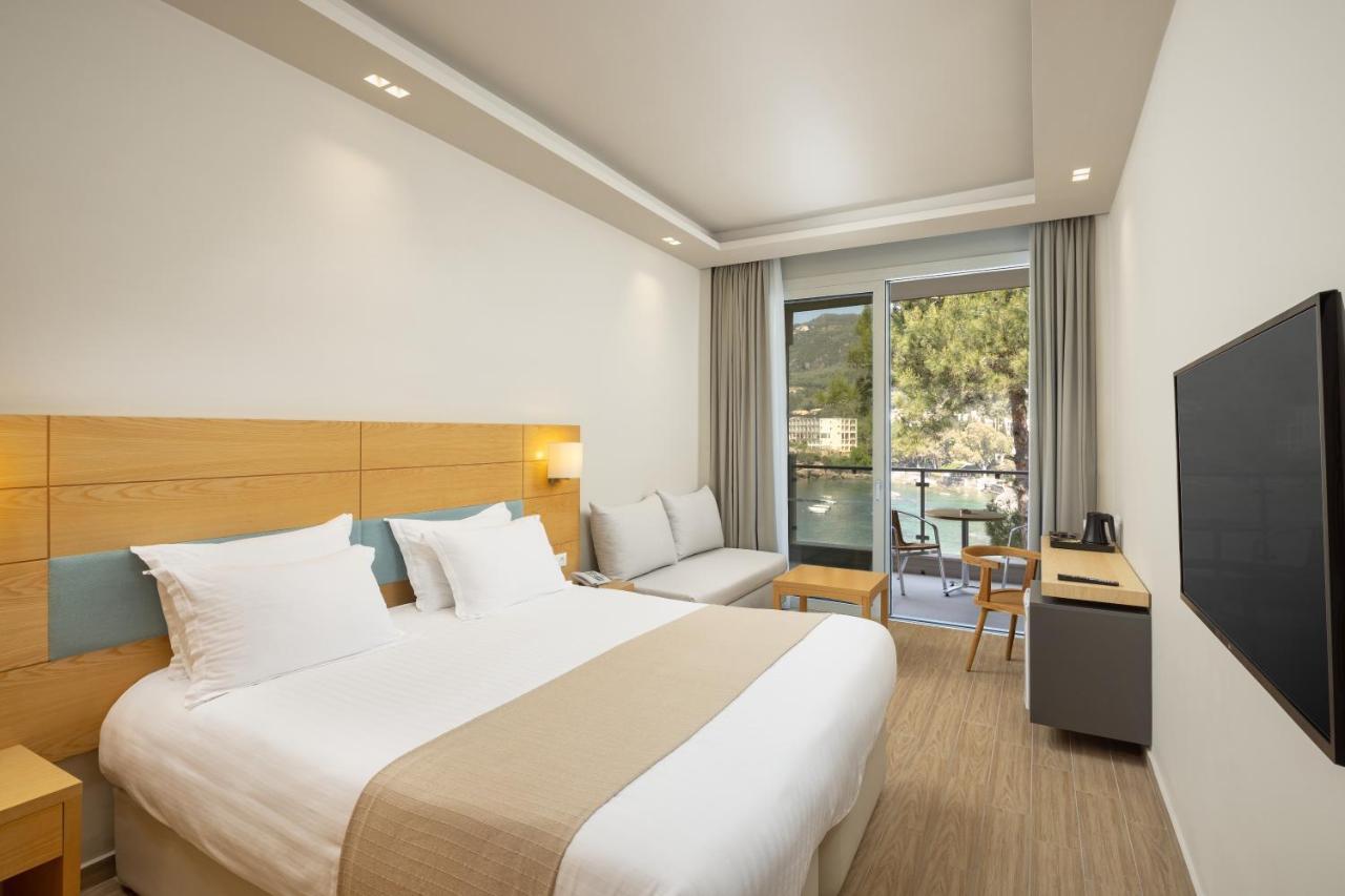 阿克罗蒂里海滩酒店 帕莱欧卡斯提撒 外观 照片 A room at the hotel