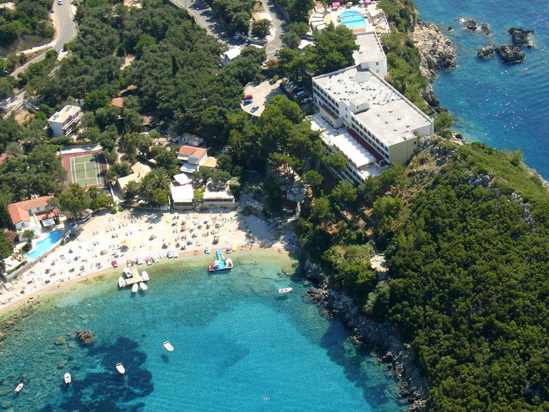 阿克罗蒂里海滩酒店 帕莱欧卡斯提撒 外观 照片 Aerial view of the resort