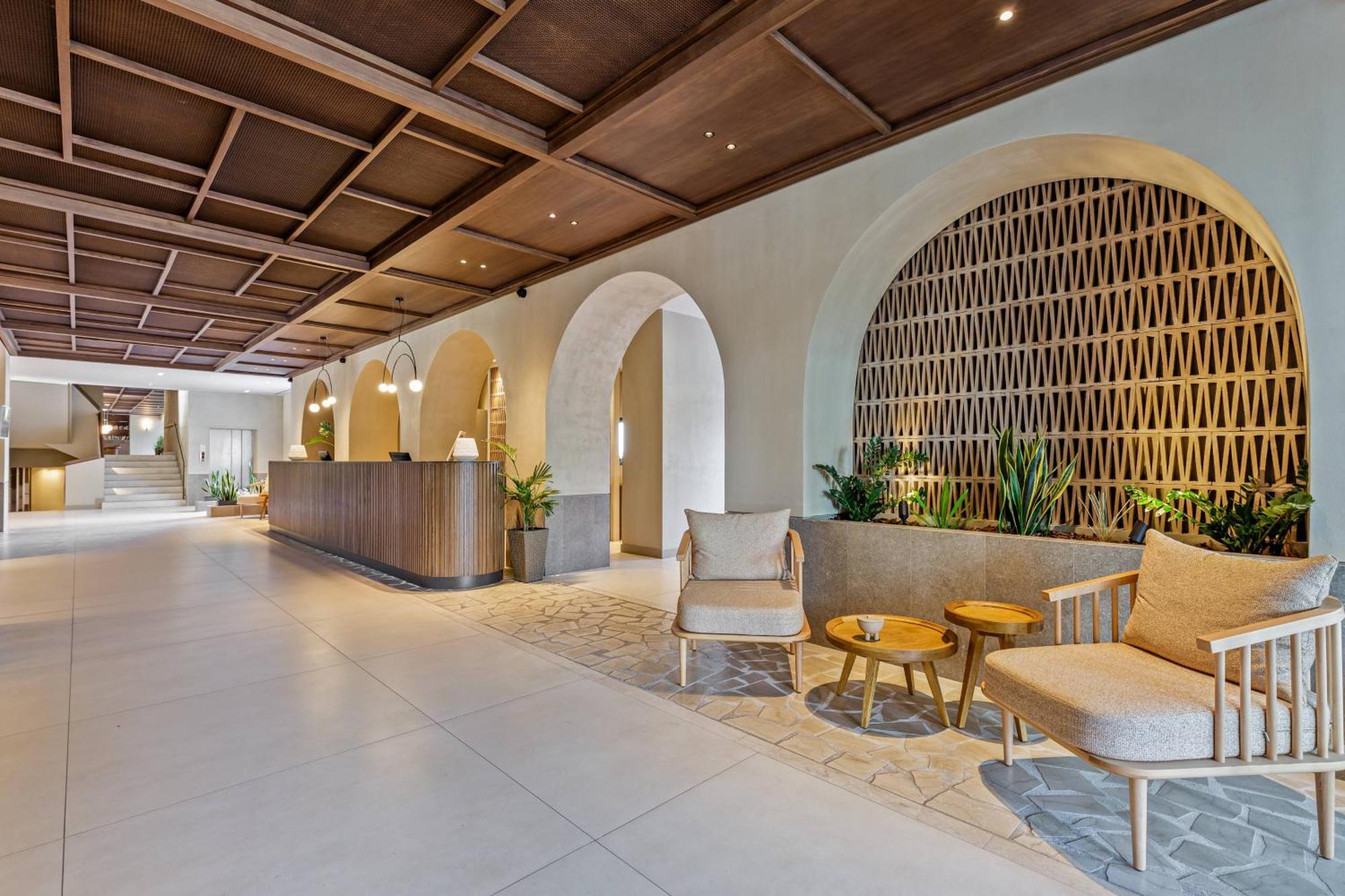 阿克罗蒂里海滩酒店 帕莱欧卡斯提撒 外观 照片 The lobby of the hotel