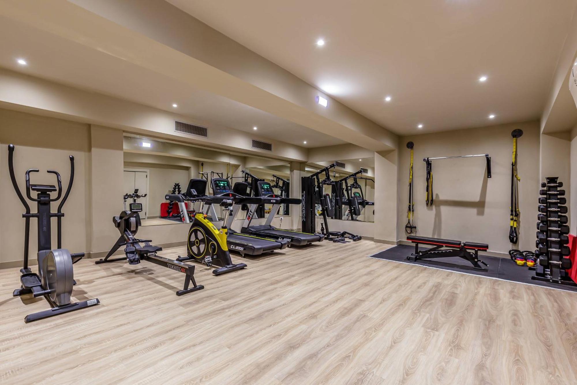 阿克罗蒂里海滩酒店 帕莱欧卡斯提撒 外观 照片 The gym at the hotel