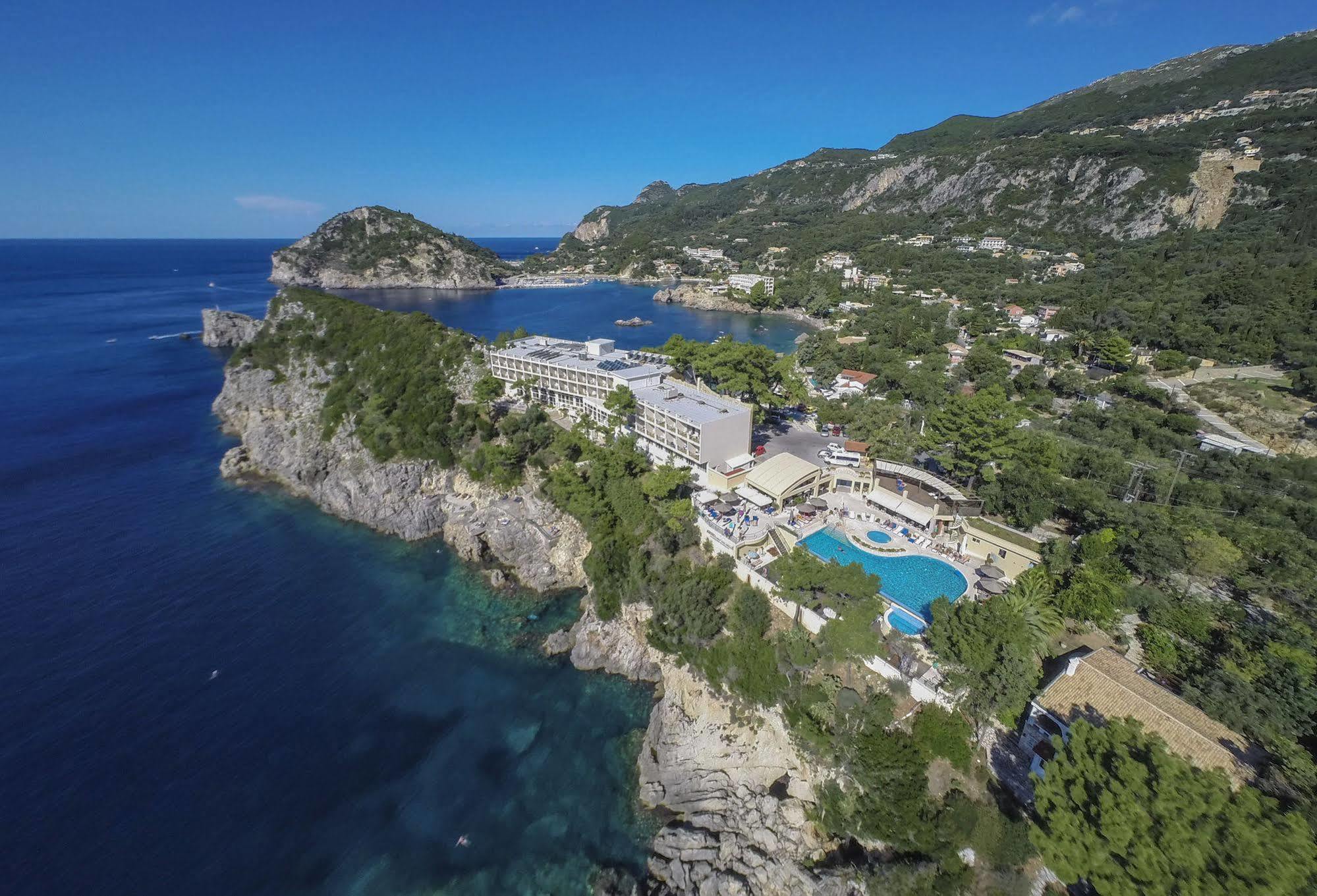 阿克罗蒂里海滩酒店 帕莱欧卡斯提撒 外观 照片 Aerial view of the resort